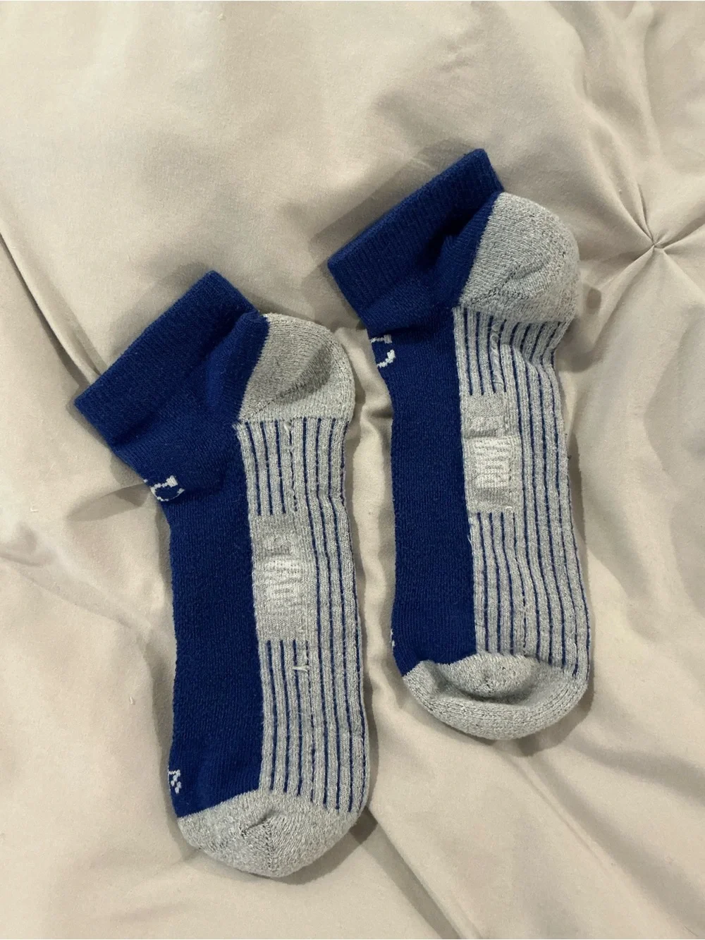 EUC - Men's KC Royals Low-Cut Athletic Socks - 3 pairs - ONE SIZE